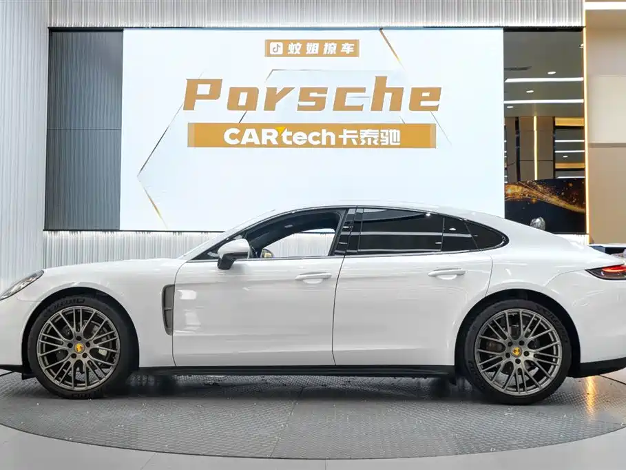 Porsche Panamera 2024