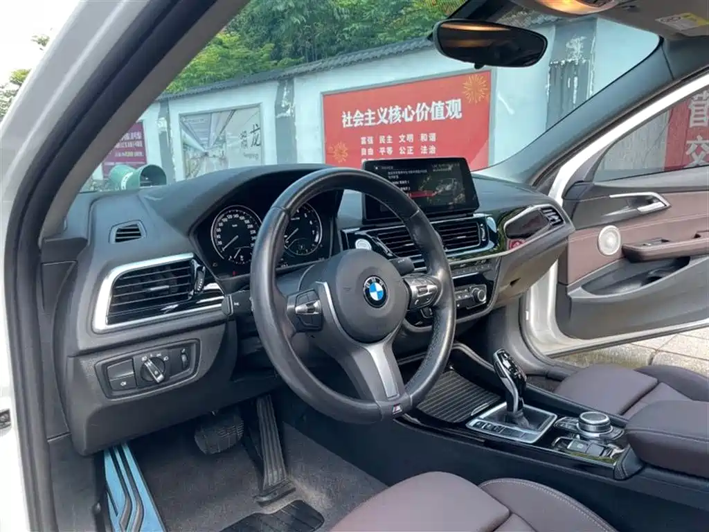 BMW 1 Series 2021 — фото 10