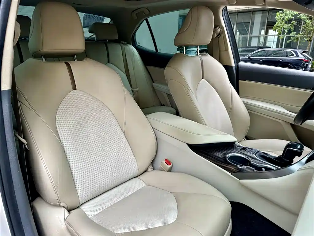 Toyota Camry 2019