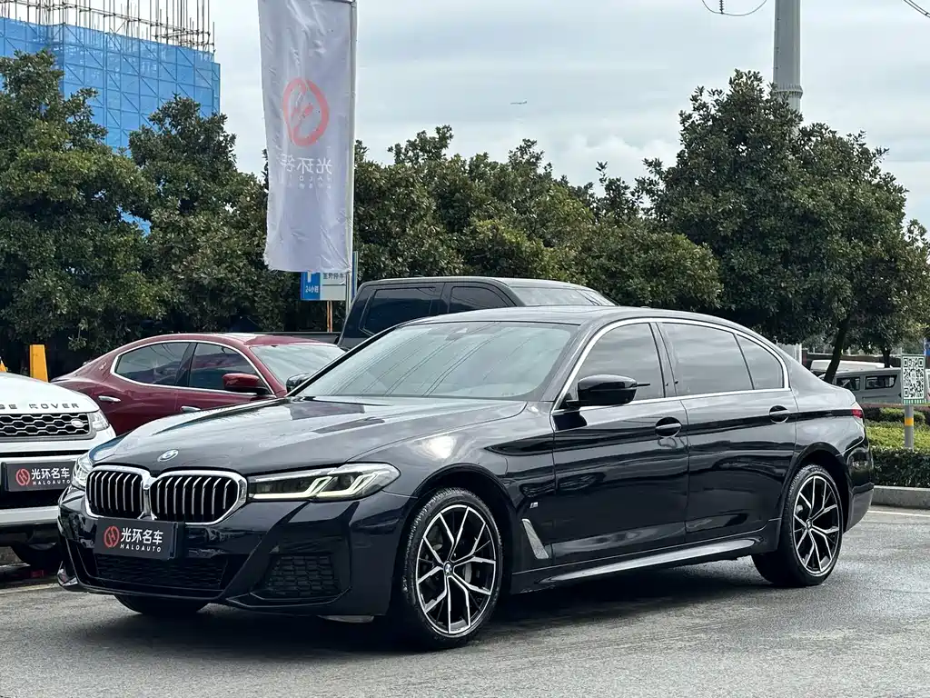 BMW 5 Series 2022 — фото 1