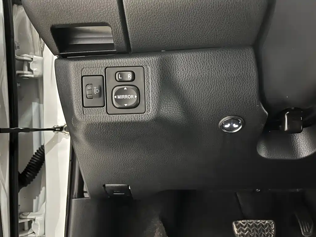 Toyota Vios 2023 — фото 16
