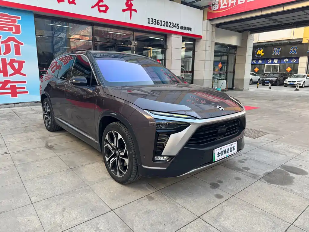 NIO ES8 2021