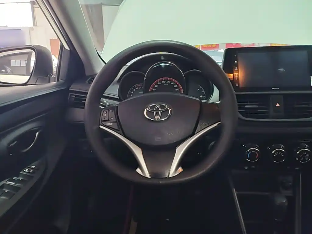Toyota Vios 2023 — фото 11