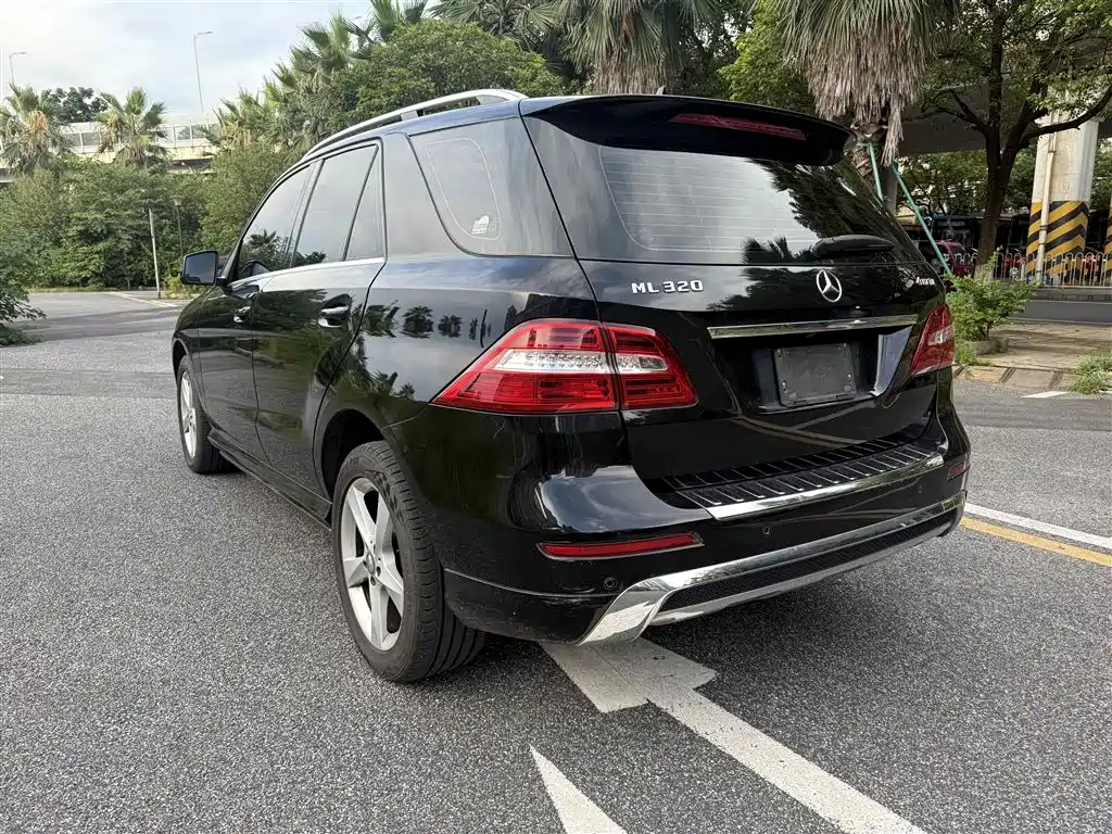 Mercedes-Benz M-Class 2014