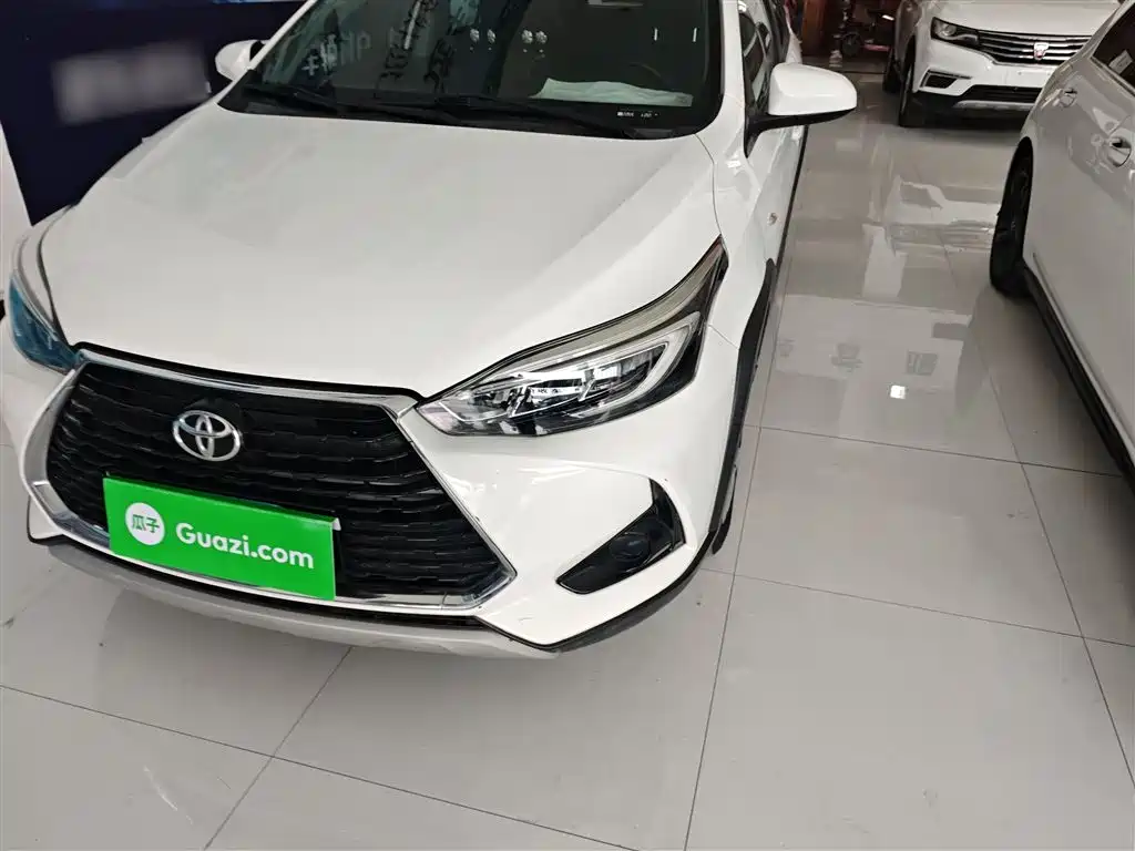 Toyota Yaris L 2020 — фото 18