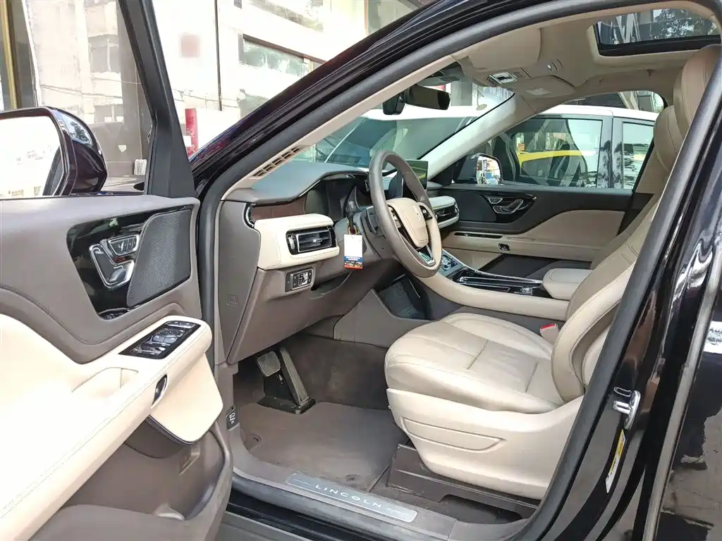 Lincoln Aviator 2020 — фото 17