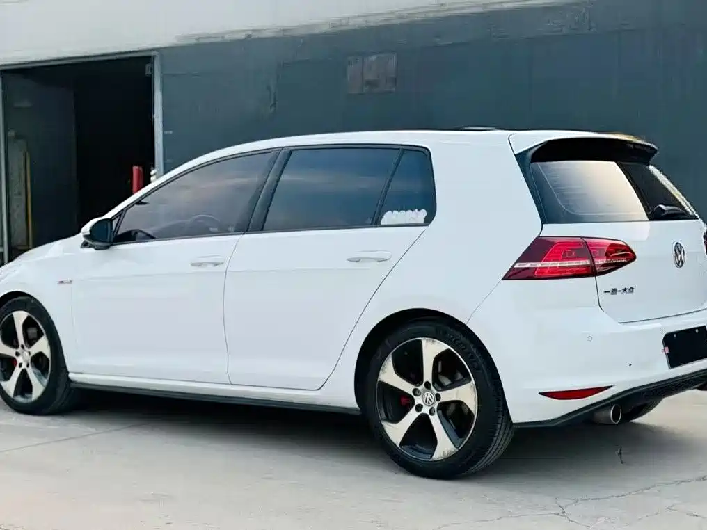 Volkswagen Golf GTI 2018 — фото 4