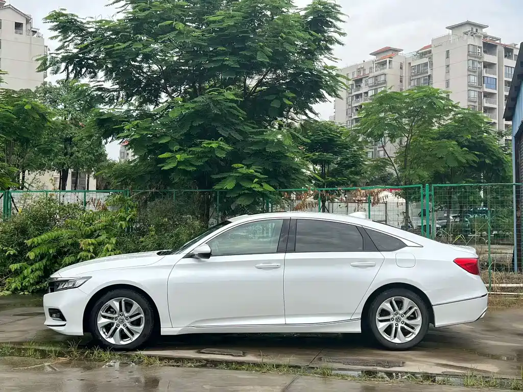Honda Accord 2018 — фото 3