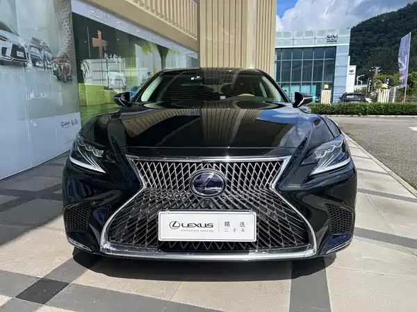 Lexus LS 2019