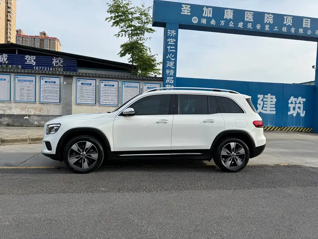 Mercedes-Benz GLB 2023 — фото 3