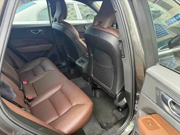 Volvo XC60 2022