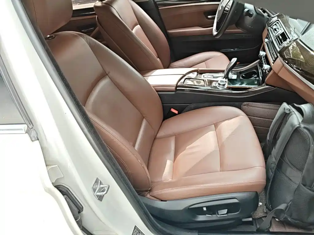 BMW 5 Series 2015 — фото 25