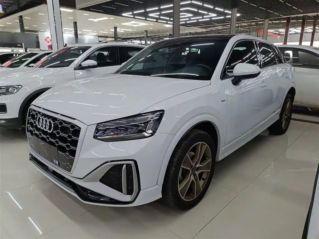 Audi Q2L 2023 — фото 1