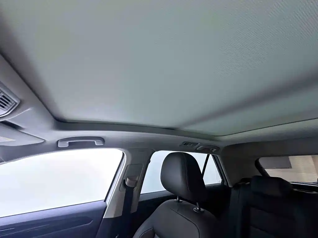 Volkswagen T-Roc 2023 — фото 14