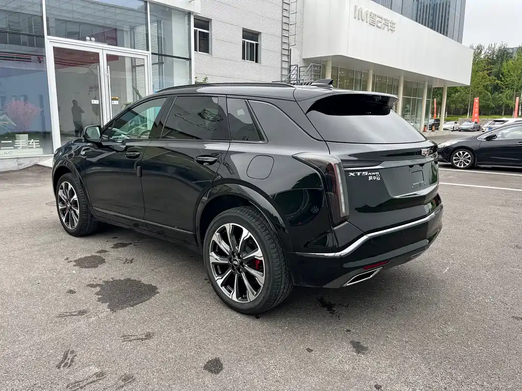 Cadillac XT5 2024 — фото 13