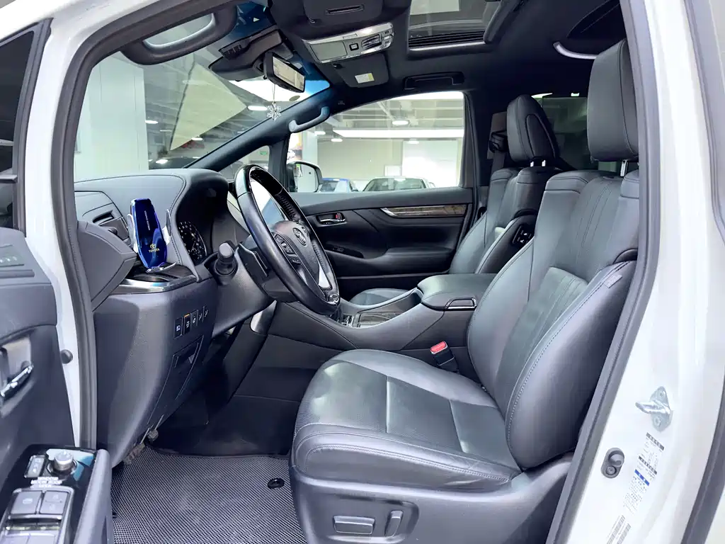 Toyota Alphard 2022 — фото 15
