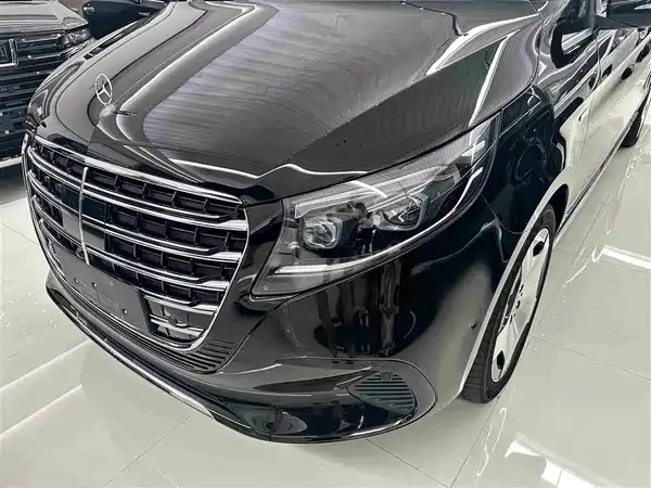 Mercedes-Benz V-Class 2025