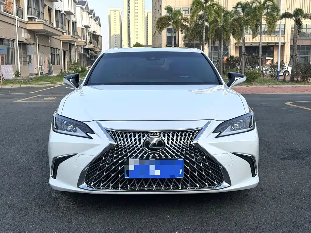 Lexus ES 2019 — фото 3