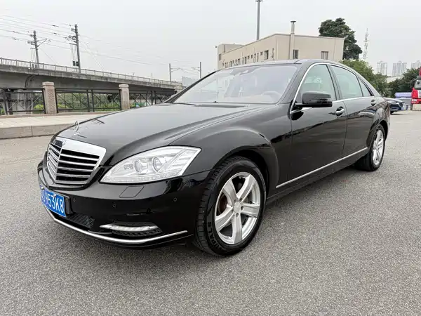 Mercedes-Benz S-Class 2010