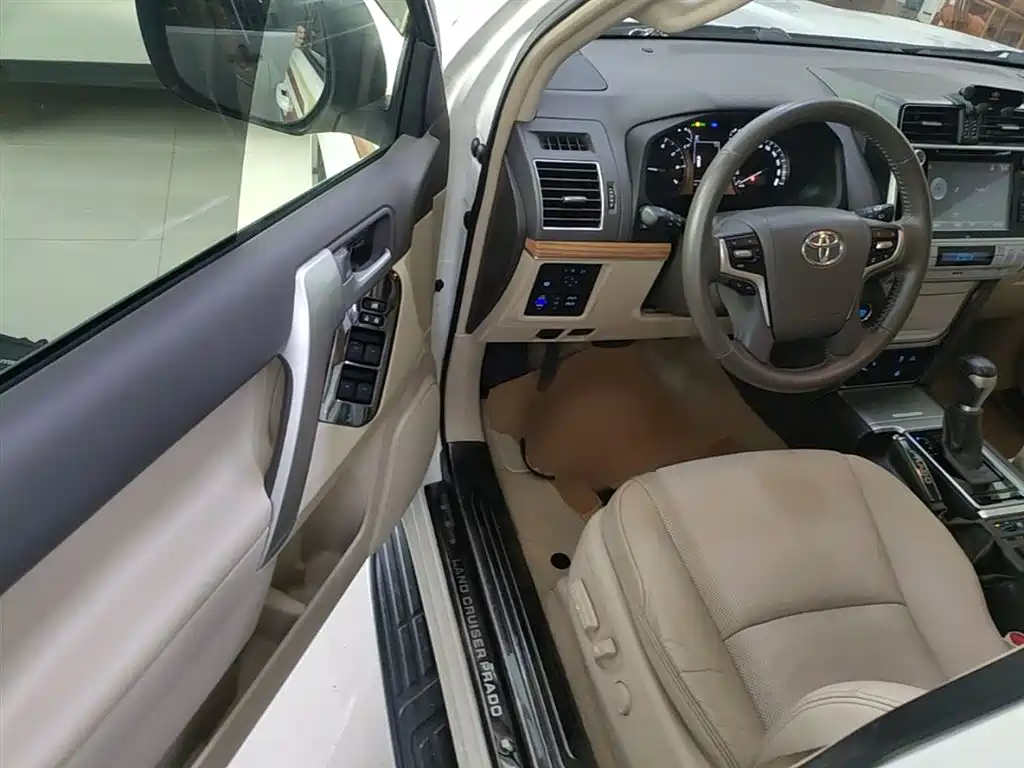 Toyota Prado 2018 — фото 16