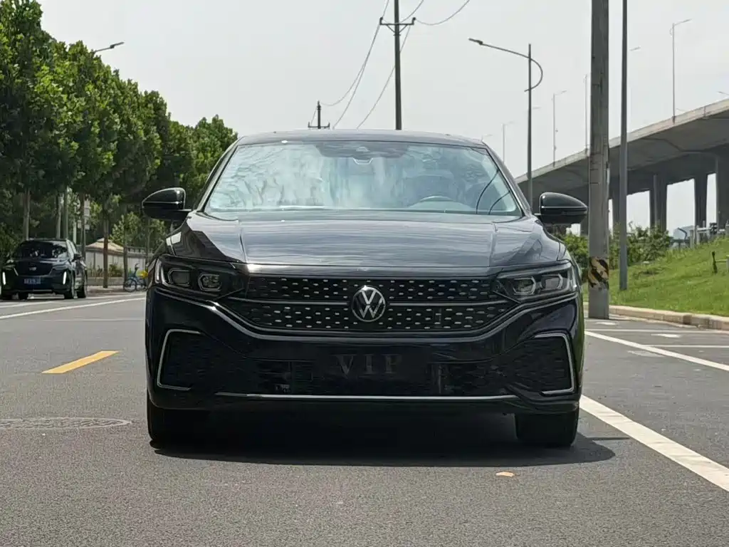 Volkswagen Passat 2024