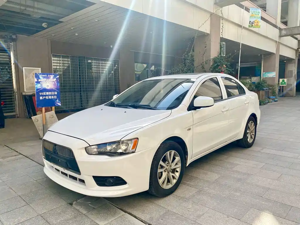 Mitsubishi Lancer EX 2014