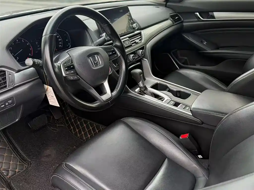 Honda Accord 2019 — фото 10