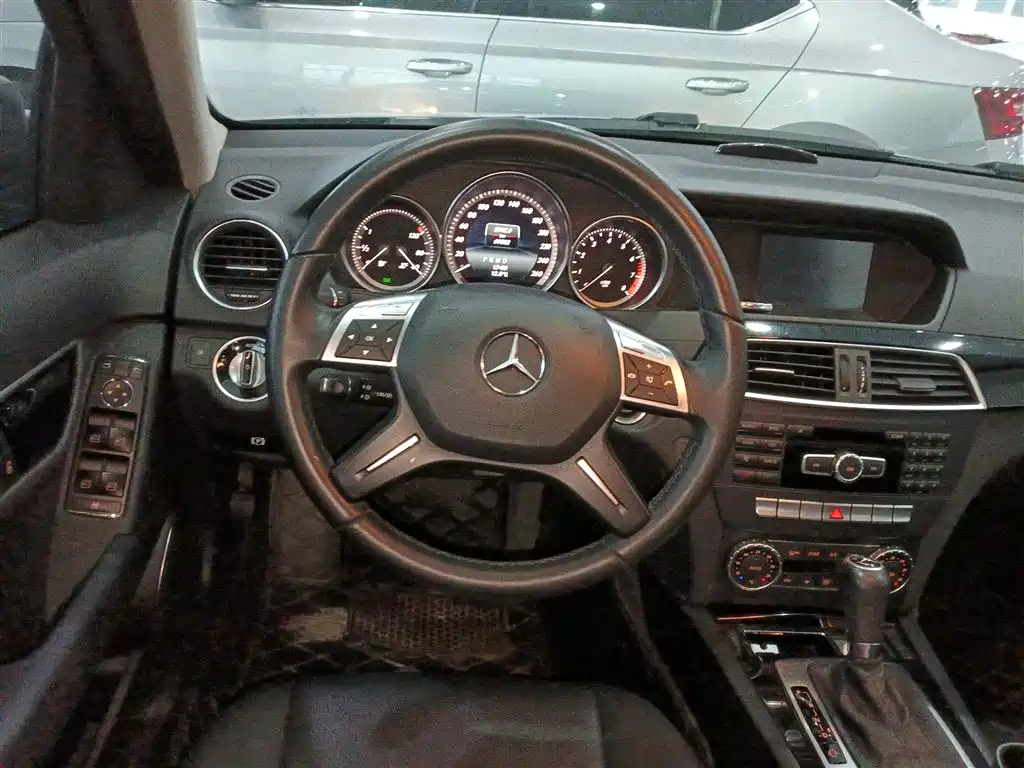Mercedes-Benz C-Class 2014 — фото 6
