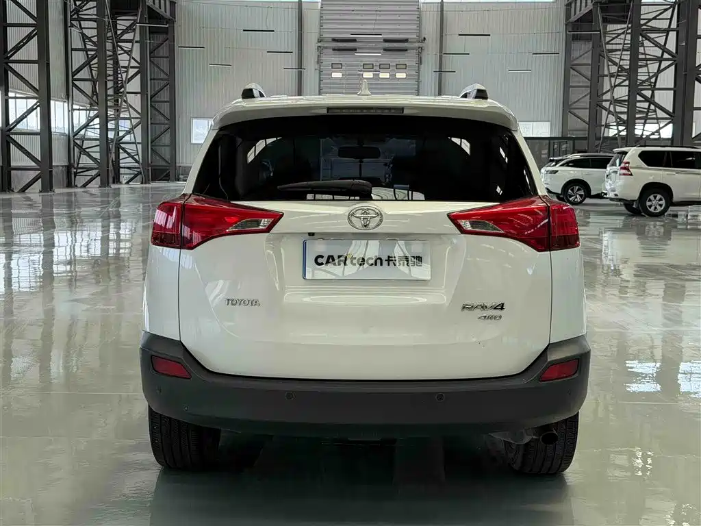 Toyota RAV4 2016 — фото 6
