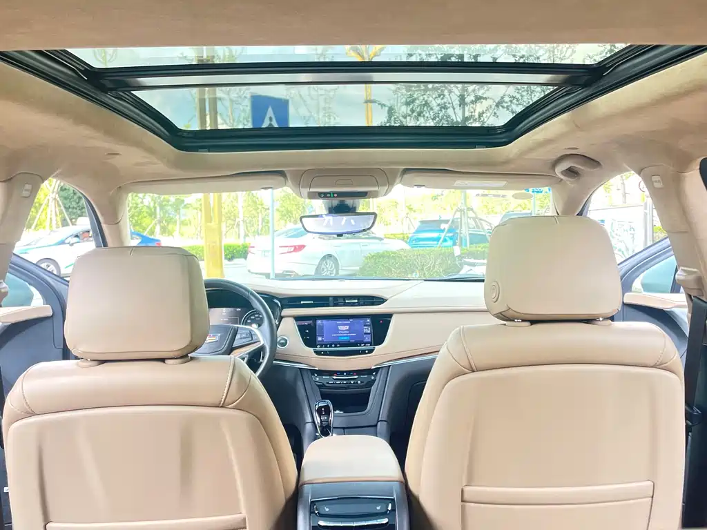 Cadillac XT5 2025 — фото 13