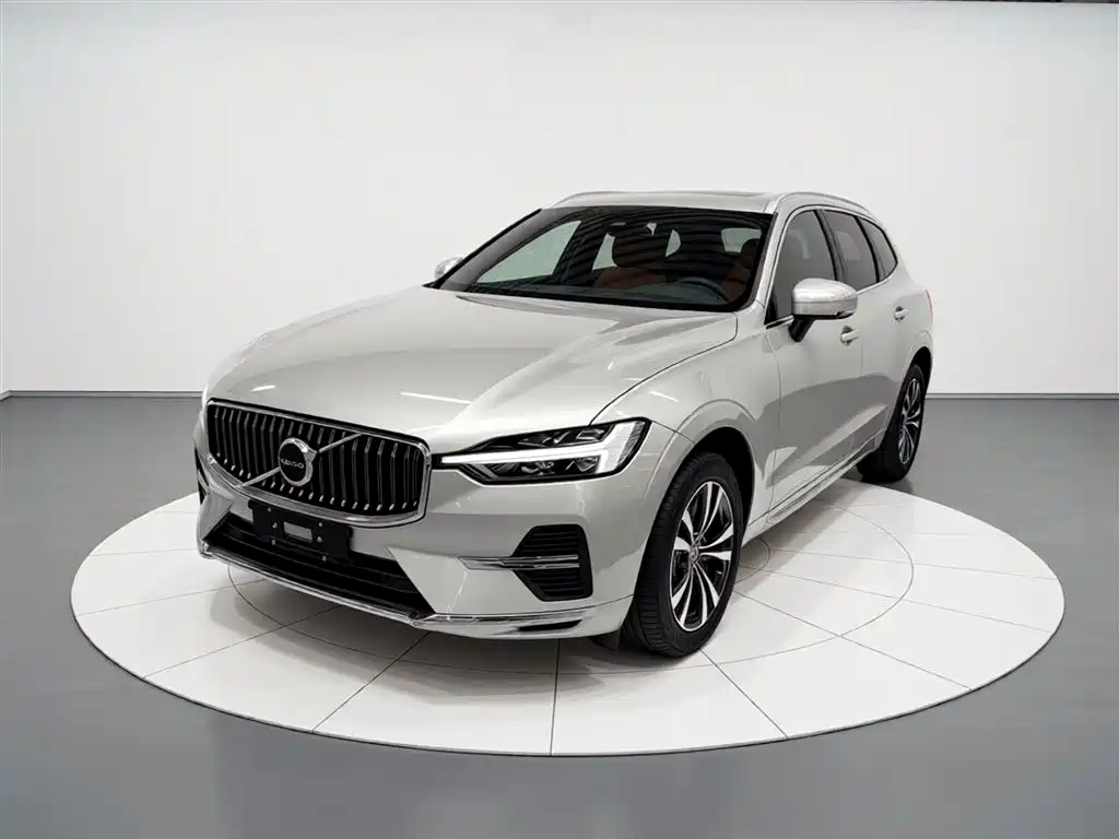 Volvo XC60 2024 — фото 1