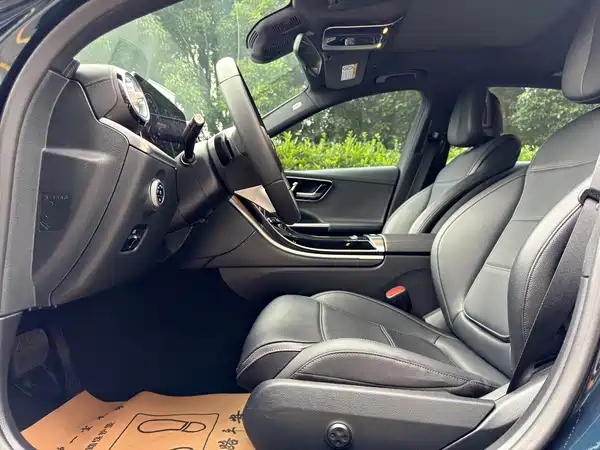 Mercedes-Benz C-Class 2022