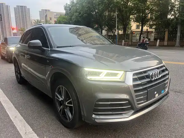 Audi Q5L 2020