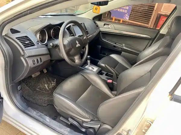 Mitsubishi Lancer EX 2014