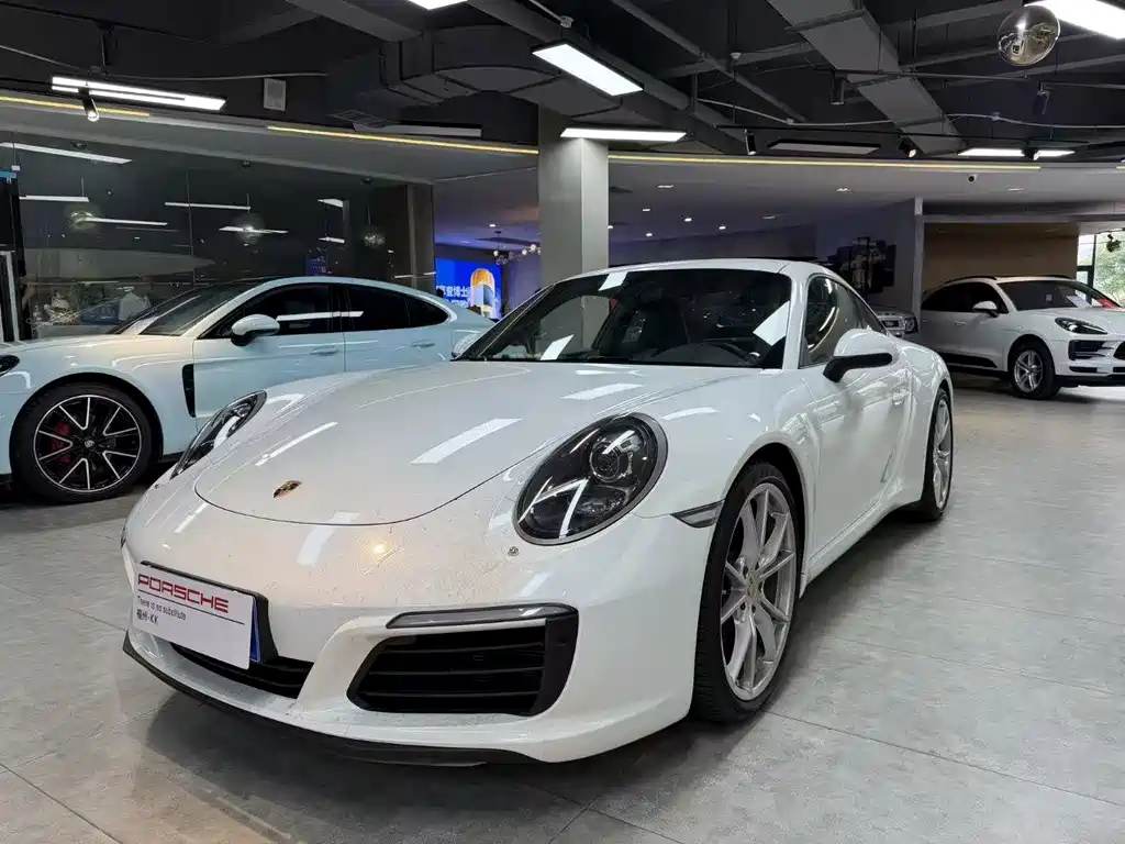 Porsche 911 2018 — фото 1