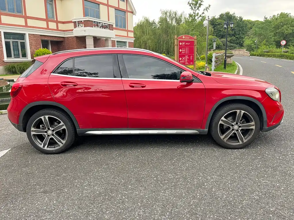 Mercedes-Benz GLA 2016