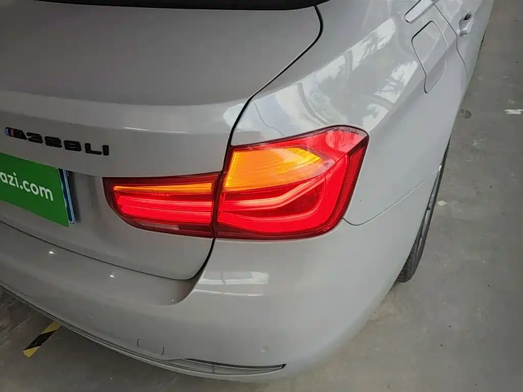 BMW 3 Series 2016 — фото 8