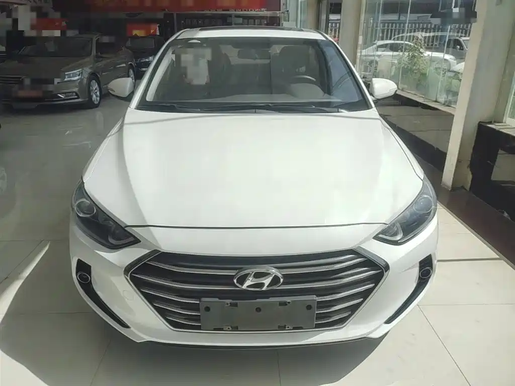 Hyundai Elantra 2019 — фото 3