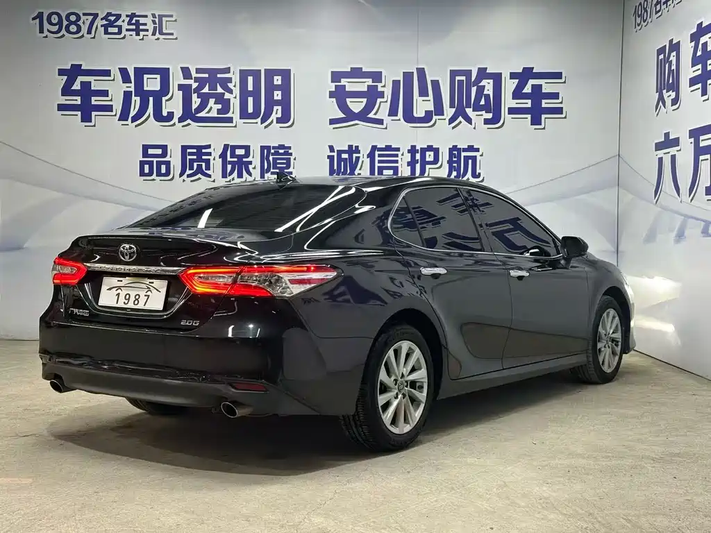 Toyota Camry 2022 — фото 5