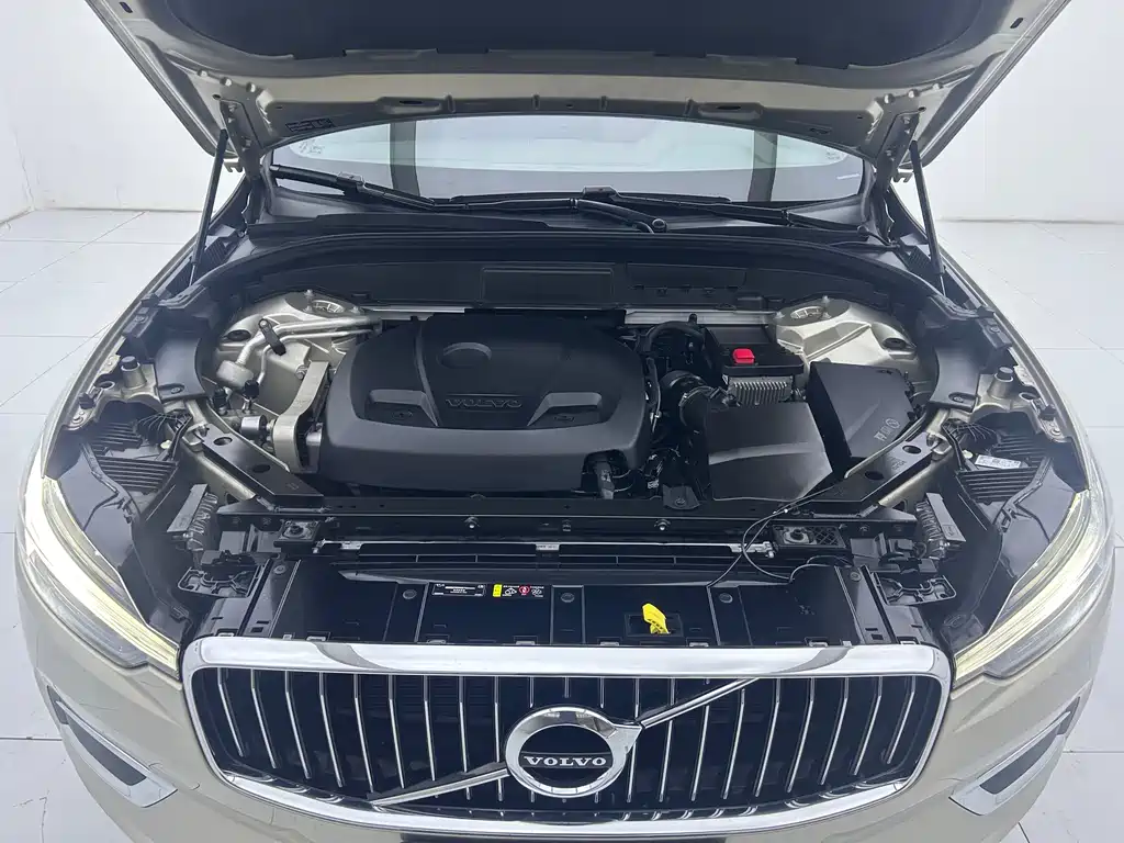 Volvo XC60 2021 — фото 14