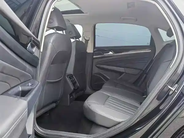 Volkswagen Passat 2023