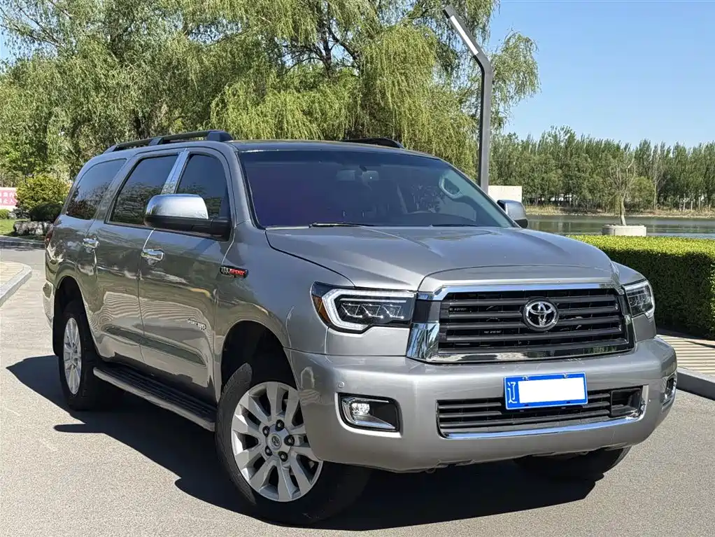 Toyota Sequoia 2013 — фото 2