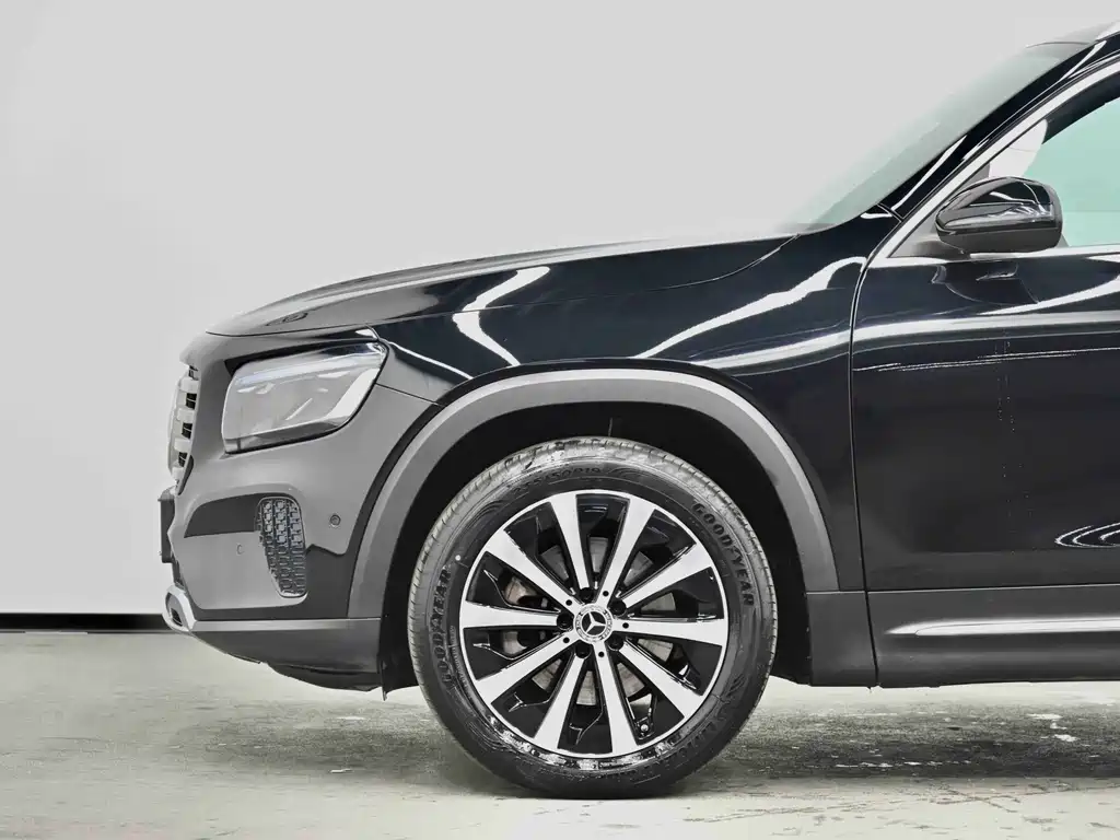 Mercedes-Benz GLB 2023 — фото 18