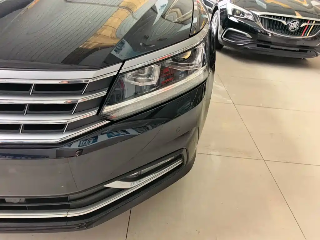 Volkswagen Passat 2017 — фото 24