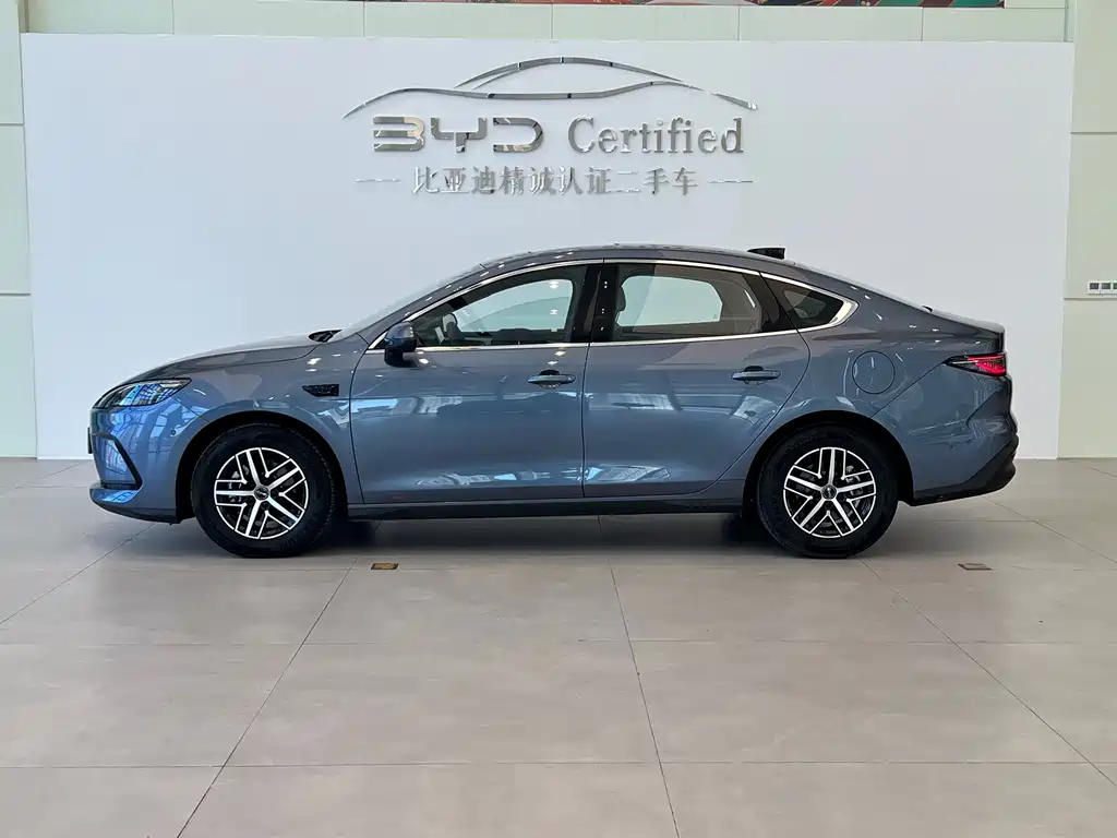BYD Seal 05 DM-i 2025 — фото 3
