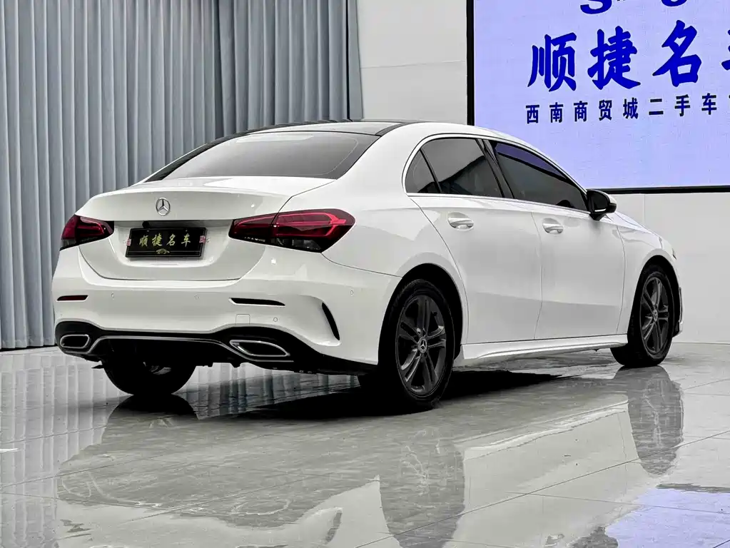 Mercedes-Benz A-Class 2019 — фото 12