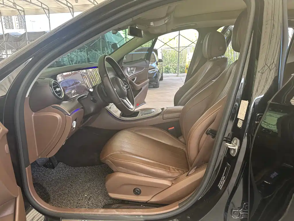 Mercedes-Benz E-Class 2020 — фото 16
