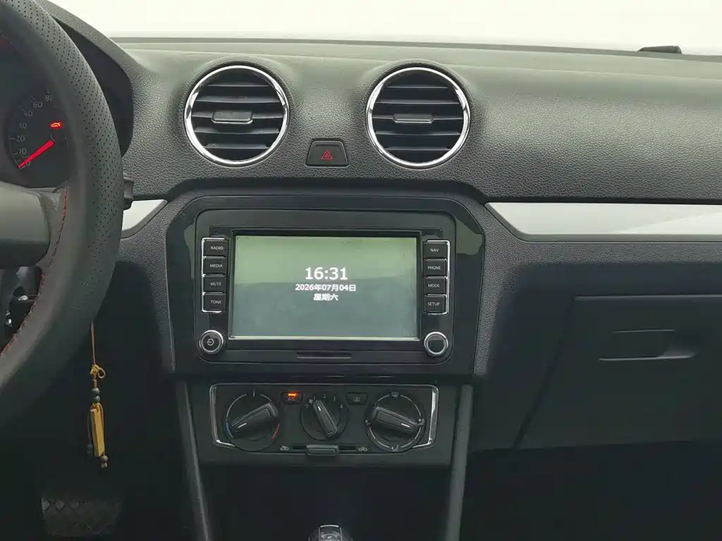 Volkswagen Jetta 2016 — фото 12
