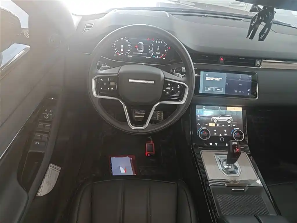 Land Rover Evoque 2023 — фото 11