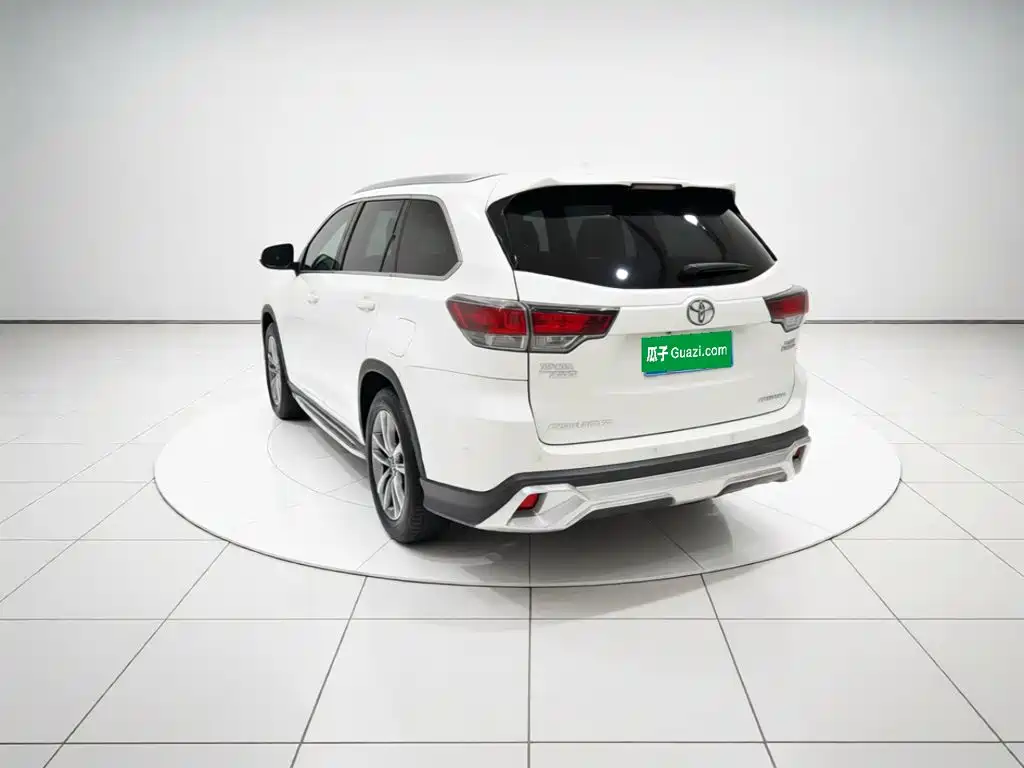 Toyota Highlander 2015 — фото 4